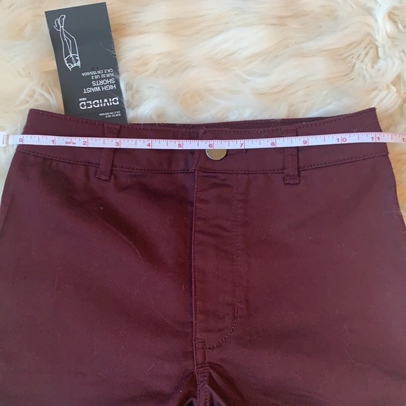 H&M Divided Burgundy Denim Jean Shorts Size 2 NWT - Picture 3 of 7